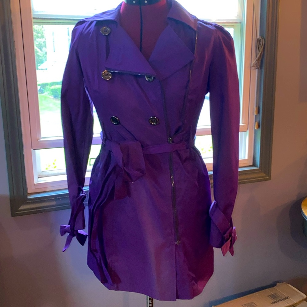 Purple Guess lightweight short trenchcoat. Pea coat.